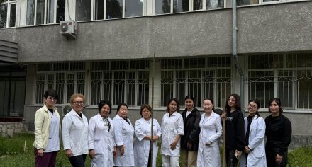 На кафедре акушерства и гинекологии №1 имени М.С. Мусуралиева прошла экологическая акция «Мой зеленый ВУЗ»