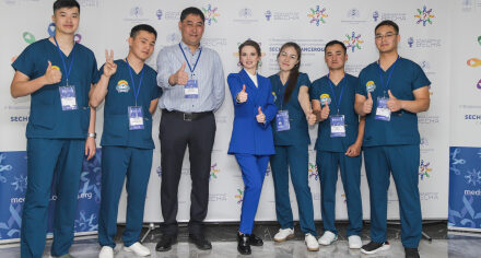 КММАнын студенттери Сеченов университетинде өткөн онкология боюнча эл аралык олимпиадага катышты