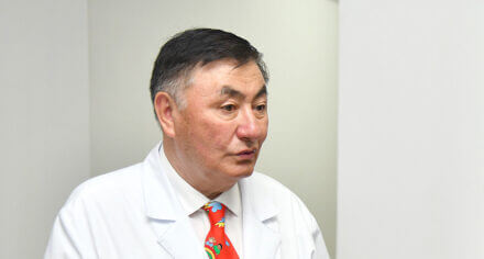 Поздравление выпускника КГМИ 1979 года профессора Узакбаев К.А.