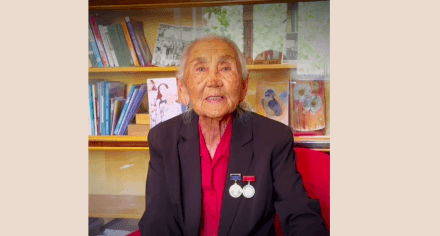 Поздравление Азимы Ибраевой, выпускницы 1954 года, акушера - гинеколога, к.м.н.