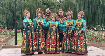 Поздравление популярного ансамбля «Сувенир» под управлением Заслуженного артиста КР Владимира Тулина  Кыргыз мамлекеттик медициналык академиясы