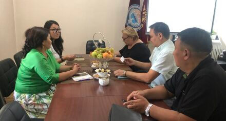 Встреча ректора КГМА с представителями Красного полумесяца Кыргызстана