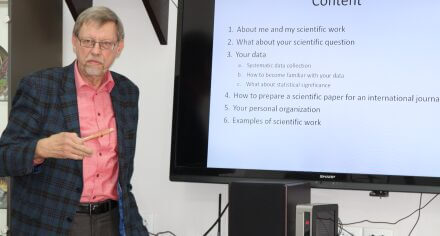 Питер Каач прочитал лекцию на тему «How can I make scientific work»