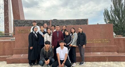 КММАнын студенттери “Ата-Бейит” мемориалдык комплексине барып келишти