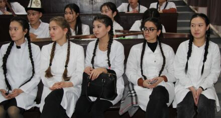 На кафедре философии проведено практическое мероприятие «Духовное богатство кыргызского народа в эпосе Манас».