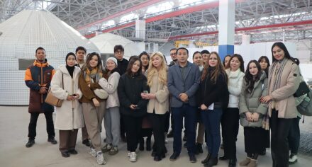 Один день на производстве. Студенты КНУ и КГМА ознакомились с деятельностью предприятия ОАО «Кыргызиндустрия»