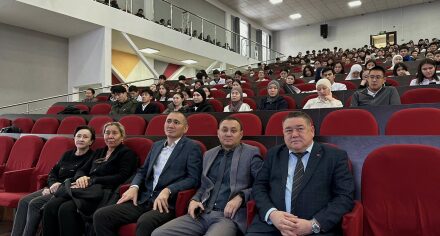 КММАда Ч.Айтматовдун туулган күнүнө арналган иш чара оттту